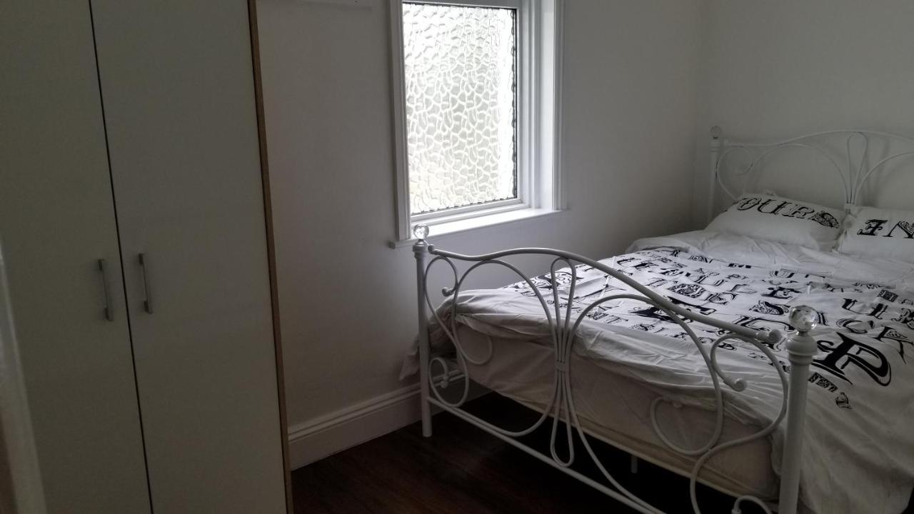 4 Bedroom House 10 Mins Walk To The Beach And Less Than A Mile From Bournemouth Main Station Екстериор снимка