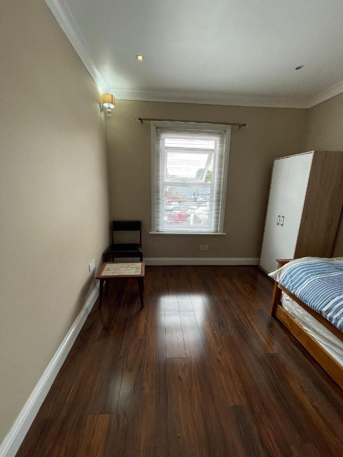 4 Bedroom House 10 Mins Walk To The Beach And Less Than A Mile From Bournemouth Main Station Екстериор снимка