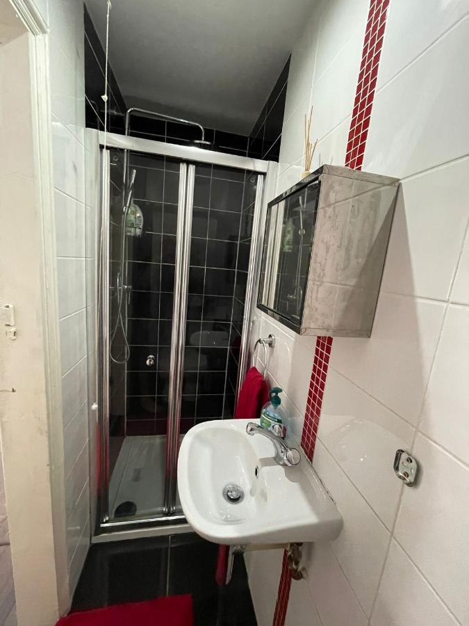 4 Bedroom House 10 Mins Walk To The Beach And Less Than A Mile From Bournemouth Main Station Екстериор снимка
