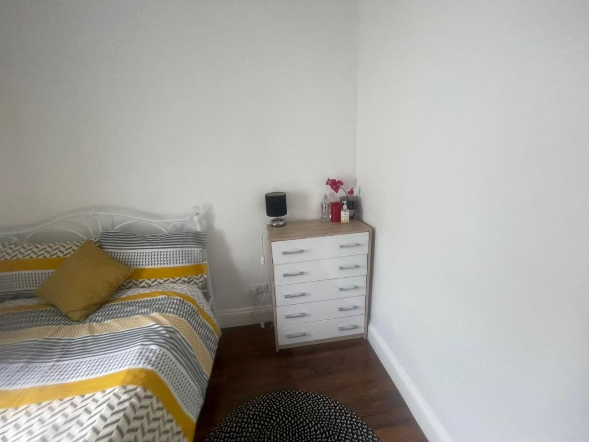 4 Bedroom House 10 Mins Walk To The Beach And Less Than A Mile From Bournemouth Main Station Екстериор снимка